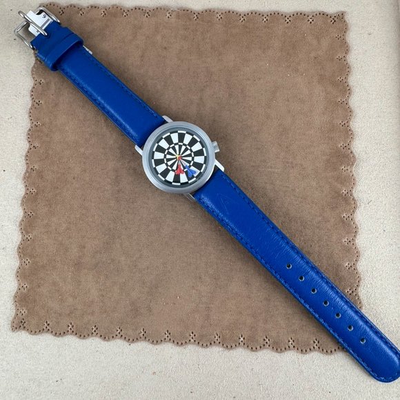 Play some Darts Mate  Vintage Akteo designed Dart Game Watch main image 4